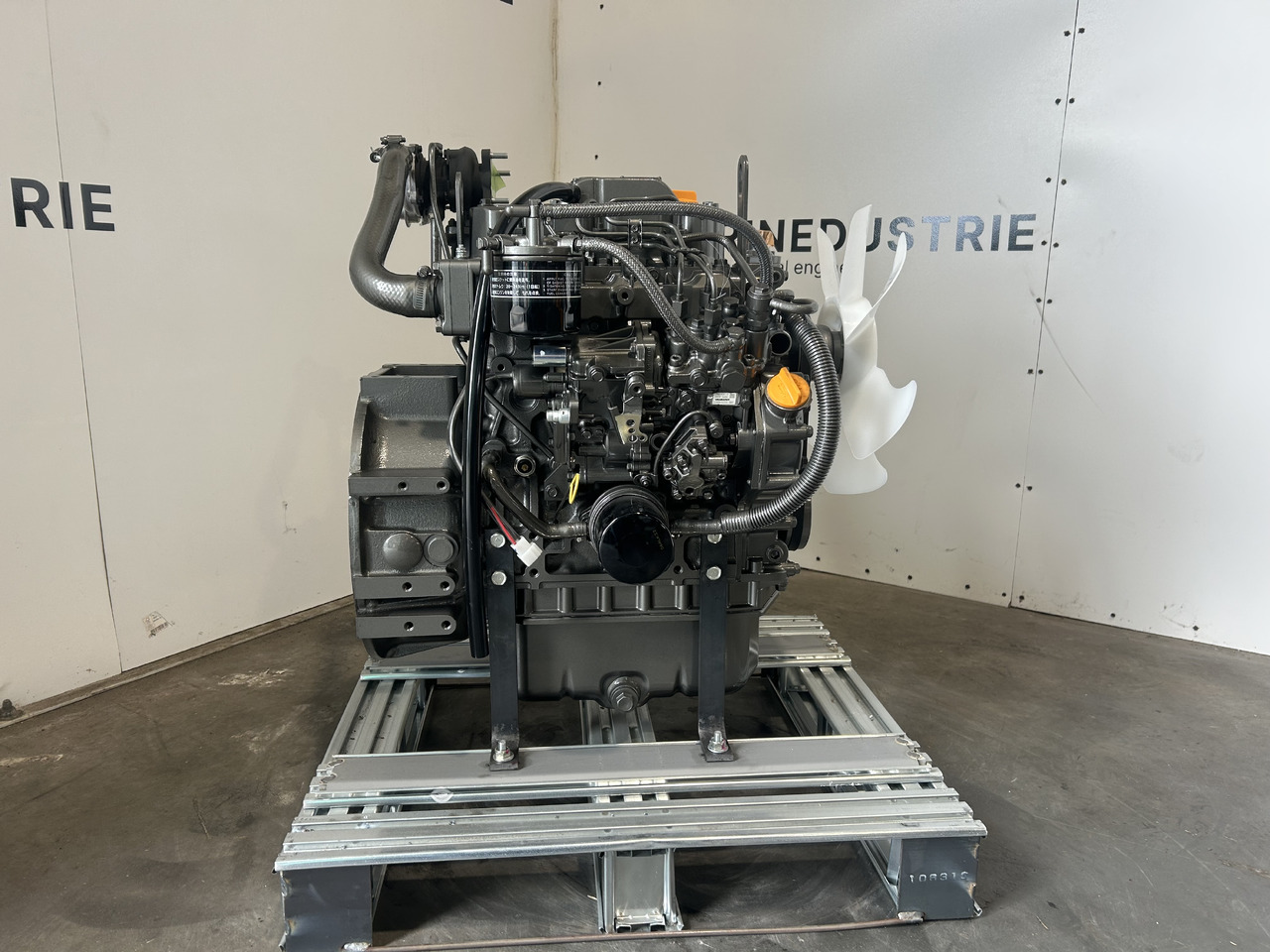 Yanmar 3TNV84T - Dzinējs - Ekskavators: foto 1 Yanmar 3TNV84T - Dzinējs - Ekskavators: foto 1