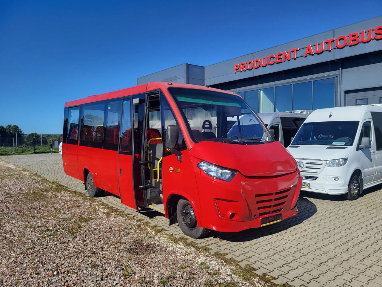 IVECO Daily Kapena- 35 Miejsc - Mikroautobuss, Pasažieru furgons: foto 1 IVECO Daily Kapena- 35 Miejsc - Mikroautobuss, Pasažieru furgons: foto 1