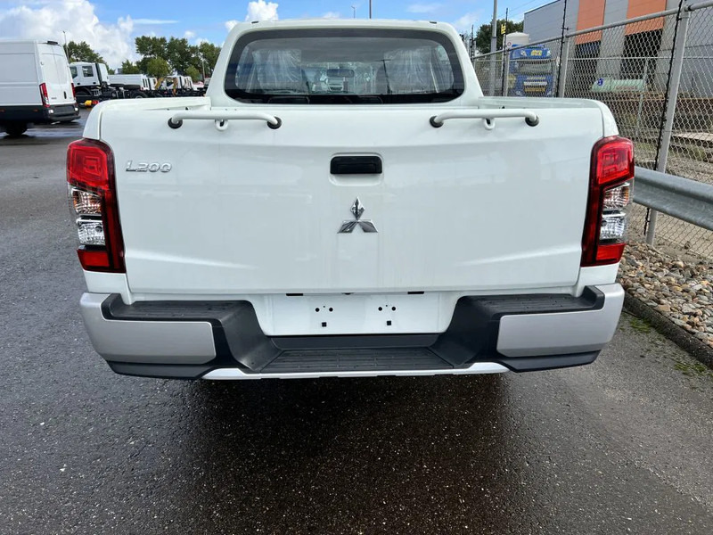 Mitsubishi L200 4x4 - 8 UNITS in WHITE 2.5 D GL Double Cab - EURO 2 - NEW!! Ready for work!!!** - Pikaps, Kravas-pasažieru furgons: foto 3 Mitsubishi L200 4x4 - 8 UNITS in WHITE 2.5 D GL Double Cab - EURO 2 - NEW!! Ready for work!!!** - Pikaps, Kravas-pasažieru furgons: foto 3