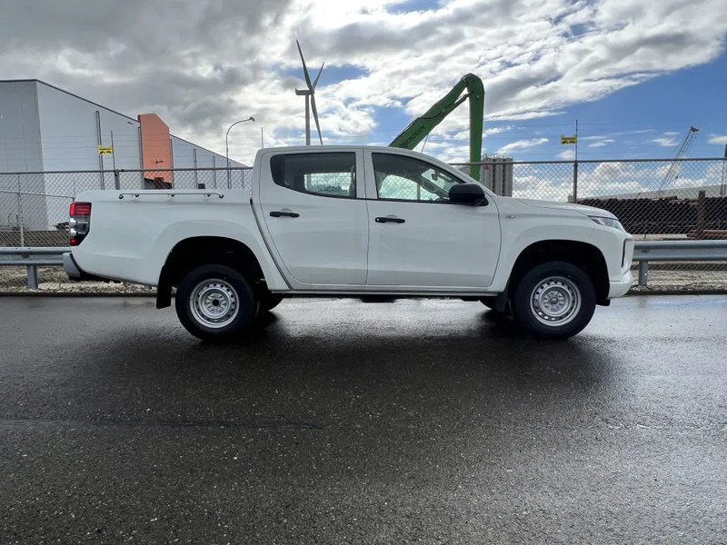 Jaunā Pikaps, Kravas-pasažieru furgons Mitsubishi L200 4x4 - 8 UNITS in WHITE 2.5 D GL Double Cab - EURO 2 - NEW!! Ready for work!!!**: foto 6