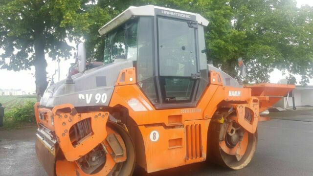 Hamm DV90 VO mit Streuer Klima Deutsche Maschine - Ceļu veltnis: foto 1 Hamm DV90 VO mit Streuer Klima Deutsche Maschine - Ceļu veltnis: foto 1