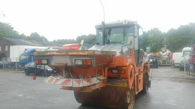 Hamm DV90 VO mit Streuer Klima German Maschine - Ceļu veltnis: foto 5 Hamm DV90 VO mit Streuer Klima German Maschine - Ceļu veltnis: foto 5