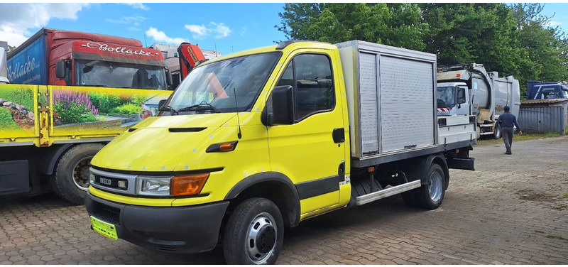Iveco Daily Koffer - Furgons ar slēgtā virsbūve: foto 1 Iveco Daily Koffer - Furgons ar slēgtā virsbūve: foto 1