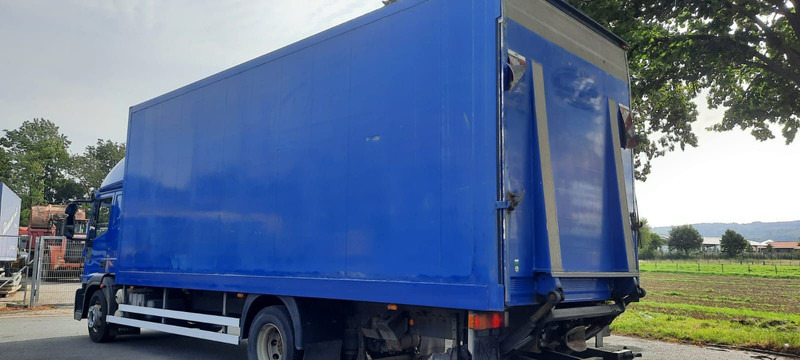 Iveco ML150E28 Koffer - Kravas automašīna ar slēgto virsbūvi: foto 4 Iveco ML150E28 Koffer - Kravas automašīna ar slēgto virsbūvi: foto 4