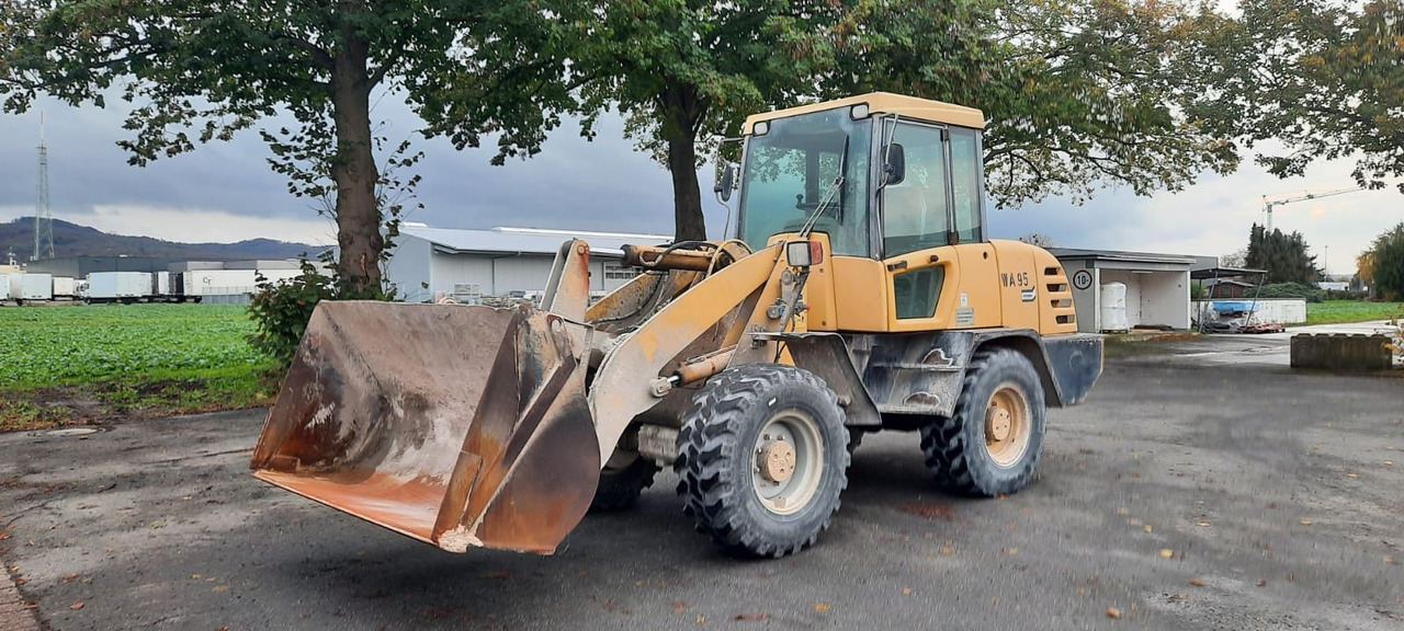 Komatsu WA95-3 - Riteņu iekrāvējs: foto 1 Komatsu WA95-3 - Riteņu iekrāvējs: foto 1