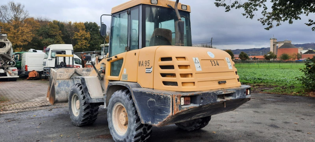 Komatsu WA95-3 - Riteņu iekrāvējs: foto 4 Komatsu WA95-3 - Riteņu iekrāvējs: foto 4