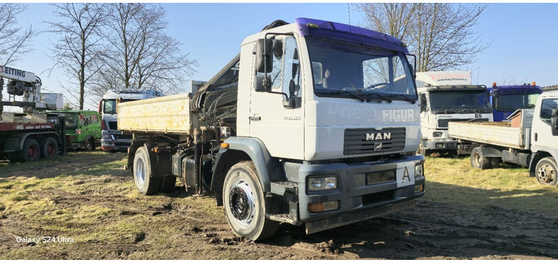 MAN TGM 18.220 4x2 3.S-Kipper mit Kran - Kravas automašīna pašizgāzējs, Kravas auto ar manipulatoru: foto 1 MAN TGM 18.220 4x2 3.S-Kipper mit Kran - Kravas automašīna pašizgāzējs, Kravas auto ar manipulatoru: foto 1
