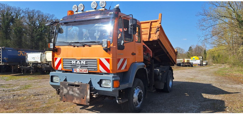 MAN TGM 18.240PS 4x4 3.S-Kipper mit Kran - Kravas automašīna pašizgāzējs, Kravas auto ar manipulatoru: foto 2 MAN TGM 18.240PS 4x4 3.S-Kipper mit Kran - Kravas automašīna pašizgāzējs, Kravas auto ar manipulatoru: foto 2