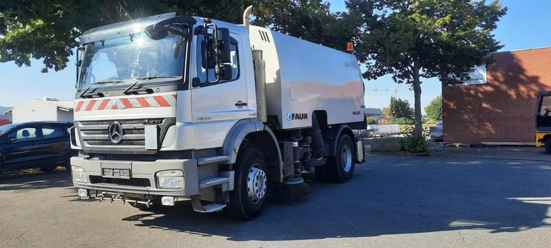 Mercedes-Benz 1824 Axor 1-Hand - Ielu tīrīšanas mašīna: foto 1 Mercedes-Benz 1824 Axor 1-Hand - Ielu tīrīšanas mašīna: foto 1