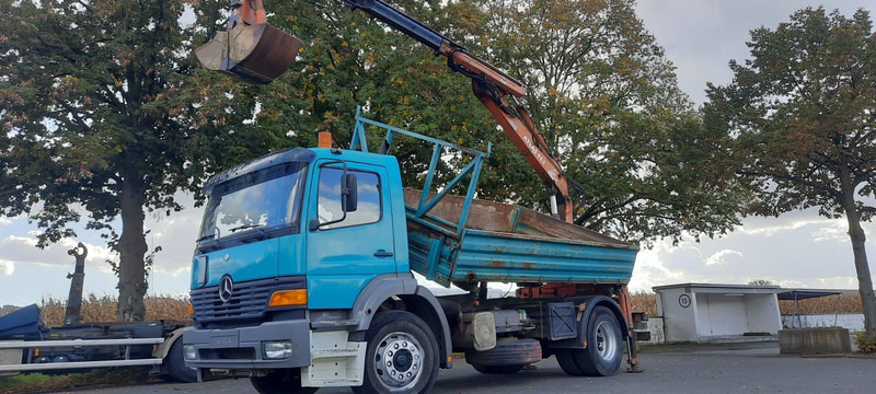 Mercedes-Benz 1828K 4x2 Kipper KRAN+Funk/Greifer - Kravas automašīna pašizgāzējs, Kravas auto ar manipulatoru: foto 1 Mercedes-Benz 1828K 4x2 Kipper KRAN+Funk/Greifer - Kravas automašīna pašizgāzējs, Kravas auto ar manipulatoru: foto 1