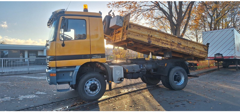 Mercedes-Benz 1843AK 4x4 Blatt/Blatt - Kravas automašīna pašizgāzējs: foto 1 Mercedes-Benz 1843AK 4x4 Blatt/Blatt - Kravas automašīna pašizgāzējs: foto 1