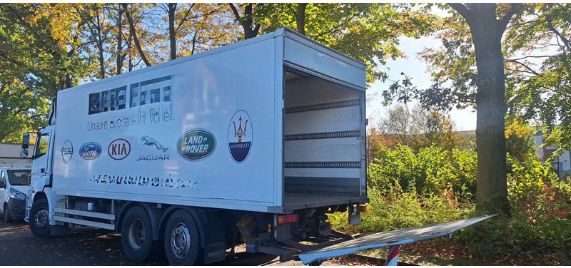 Mercedes-Benz 2540 Koffer mit LBW - Kravas automašīna ar slēgto virsbūvi: foto 4 Mercedes-Benz 2540 Koffer mit LBW - Kravas automašīna ar slēgto virsbūvi: foto 4