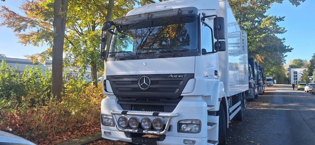 Mercedes-Benz 2540 Koffer mit LBW - Kravas automašīna ar slēgto virsbūvi: foto 1 Mercedes-Benz 2540 Koffer mit LBW - Kravas automašīna ar slēgto virsbūvi: foto 1