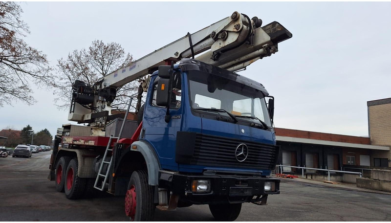 Mercedes-Benz 2629 AK Motorwagen mit Kran Dachdeckerkran6x6 - Bortu kravas automašīna/ Platforma, Kravas auto ar manipulatoru: foto 3 Mercedes-Benz 2629 AK Motorwagen mit Kran Dachdeckerkran6x6 - Bortu kravas automašīna/ Platforma, Kravas auto ar manipulatoru: foto 3