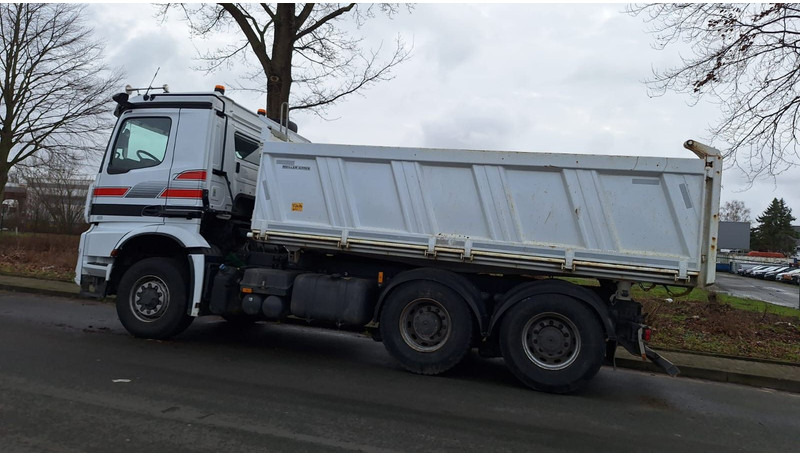 Mercedes-Benz 2651 3351K 6x6 HD Arocs 5 Nur Aufbau - Kravas automašīna pašizgāzējs: foto 4 Mercedes-Benz 2651 3351K 6x6 HD Arocs 5 Nur Aufbau - Kravas automašīna pašizgāzējs: foto 4