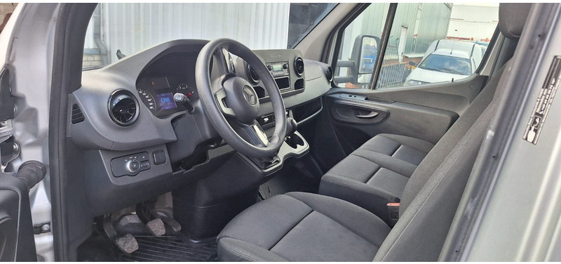 Mercedes-Benz 315 317 319 Sprinter III Koffer - Furgons ar slēgtā virsbūve: foto 4 Mercedes-Benz 315 317 319 Sprinter III Koffer - Furgons ar slēgtā virsbūve: foto 4