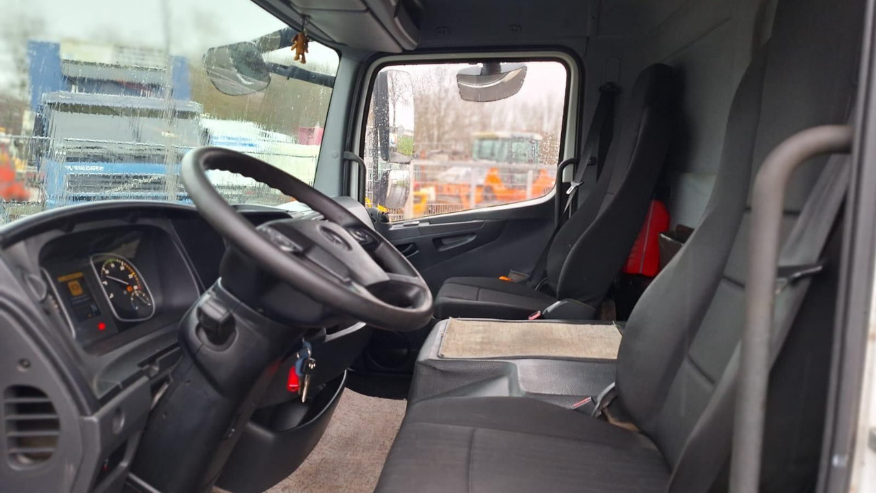 Mercedes-Benz 816 Atego 4x2 Plane Spriegel Klima - Furgons ar tentu: foto 2 Mercedes-Benz 816 Atego 4x2 Plane Spriegel Klima - Furgons ar tentu: foto 2