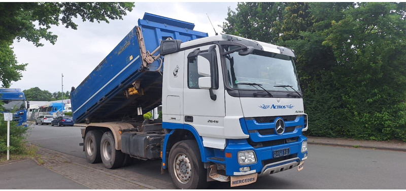 Mercedes-Benz Actros 2646 - Kravas automašīna pašizgāzējs: foto 1 Mercedes-Benz Actros 2646 - Kravas automašīna pašizgāzējs: foto 1