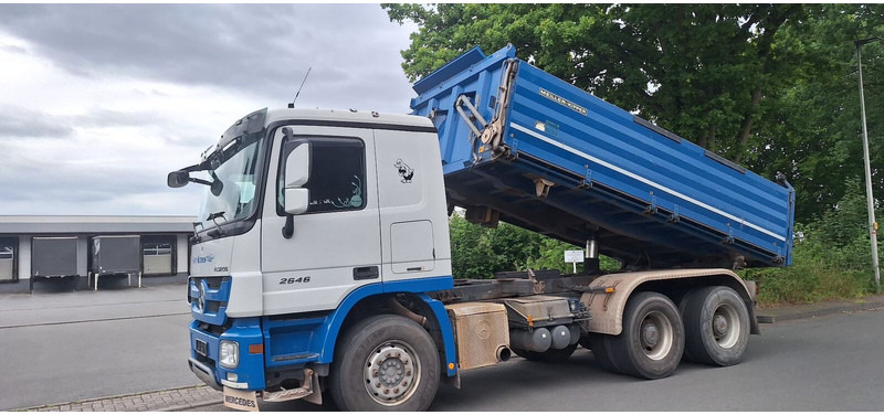 Mercedes-Benz Actros 2646 - Kravas automašīna pašizgāzējs: foto 2 Mercedes-Benz Actros 2646 - Kravas automašīna pašizgāzējs: foto 2