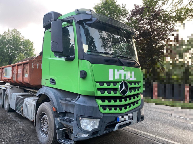 Mercedes-Benz Arocs 2643 - Pacēlājs ar āķi: foto 3 Mercedes-Benz Arocs 2643 - Pacēlājs ar āķi: foto 3