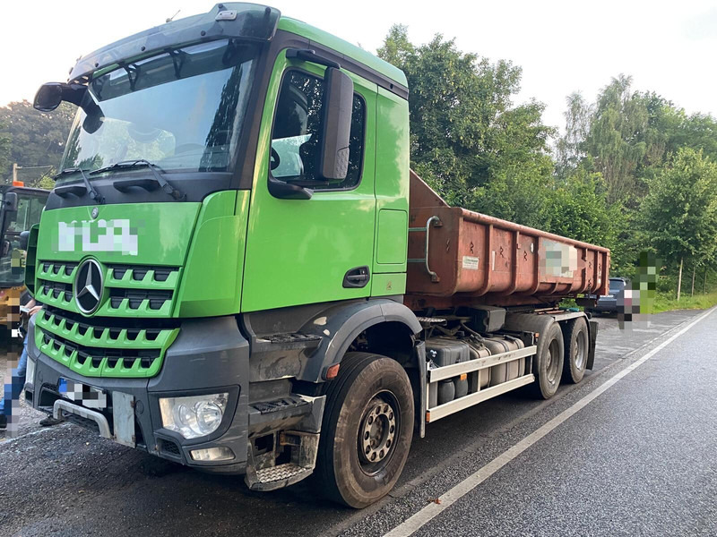 Mercedes-Benz Arocs 2643 - Pacēlājs ar āķi: foto 2 Mercedes-Benz Arocs 2643 - Pacēlājs ar āķi: foto 2