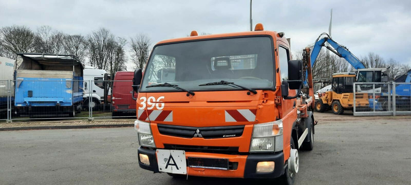 Mitsubishi Canter Absetzer Klima AHK Diff/Sperre - Būvgružu konteineru vedējs: foto 4 Mitsubishi Canter Absetzer Klima AHK Diff/Sperre - Būvgružu konteineru vedējs: foto 4