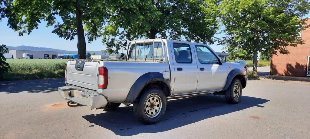 Nissan PickUp Doka - SUV: foto 3 Nissan PickUp Doka - SUV: foto 3