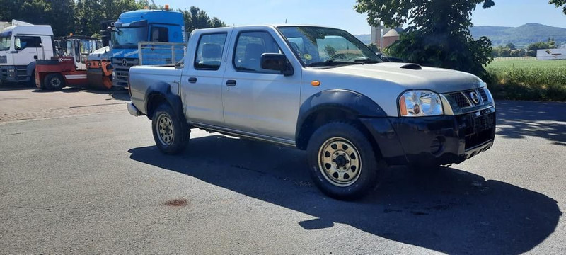 Nissan Pickup Doka - Pikaps: foto 1 Nissan Pickup Doka - Pikaps: foto 1