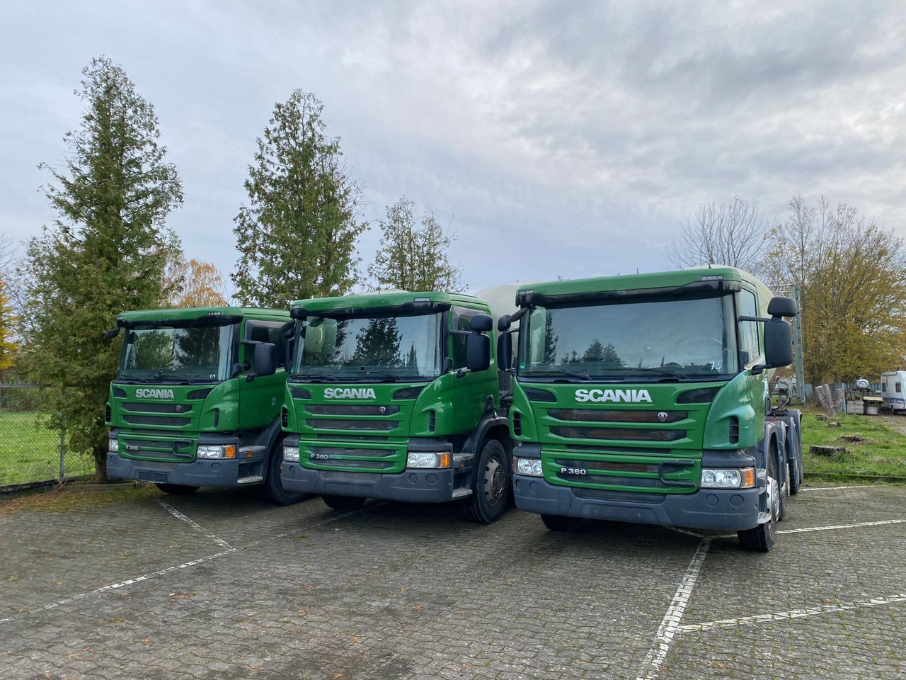Scania 2x P360 Betonmischer 8x4 Blatt/Blatt E6 2 stück - Betonvedējs: foto 2 Scania 2x P360 Betonmischer 8x4 Blatt/Blatt E6 2 stück - Betonvedējs: foto 2