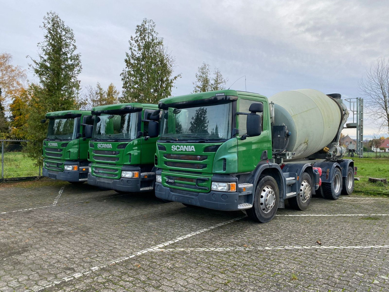 Scania 2x P360 Betonmischer 8x4 Blatt/Blatt E6 2 stück - Betonvedējs: foto 1 Scania 2x P360 Betonmischer 8x4 Blatt/Blatt E6 2 stück - Betonvedējs: foto 1