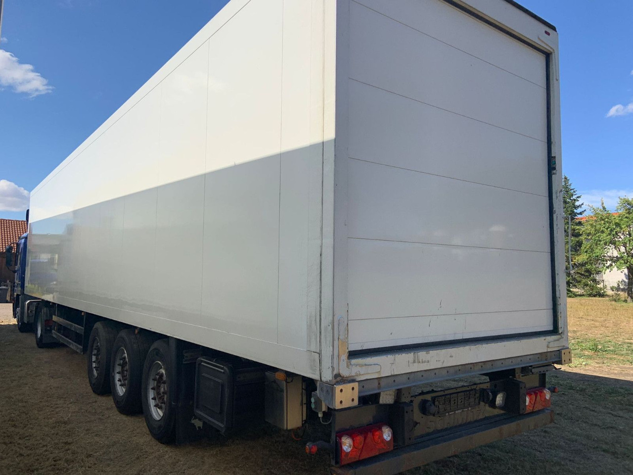 Schmitz Cargobull SKO 24 Tiefkühler 3Achser SAF - Puspiekabe slēgtā virsbūve: foto 1 Schmitz Cargobull SKO 24 Tiefkühler 3Achser SAF - Puspiekabe slēgtā virsbūve: foto 1