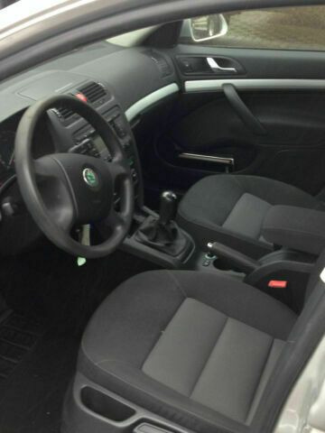 Skoda Octaviat Vollausst. 105 KW - Vieglā automašīna: foto 4 Skoda Octaviat Vollausst. 105 KW - Vieglā automašīna: foto 4