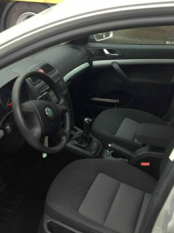 Skoda Octaviat Vollausst. 105 KW - Vieglā automašīna: foto 5 Skoda Octaviat Vollausst. 105 KW - Vieglā automašīna: foto 5
