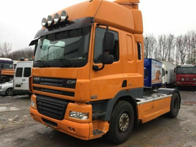 DAF CF85-410 G.Haus 2xBett ZF/Schalter 2-Kreishydr - Vilcējs: foto 1 DAF CF85-410 G.Haus 2xBett ZF/Schalter 2-Kreishydr - Vilcējs: foto 1