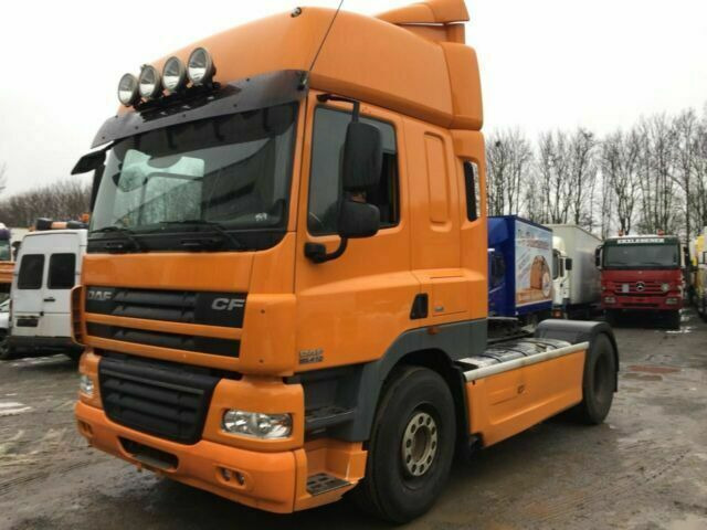 DAF CF85-410 G.Haus 2xBett ZF/Schalter 2-Kreishydr - Vilcējs: foto 5 DAF CF85-410 G.Haus 2xBett ZF/Schalter 2-Kreishydr - Vilcējs: foto 5