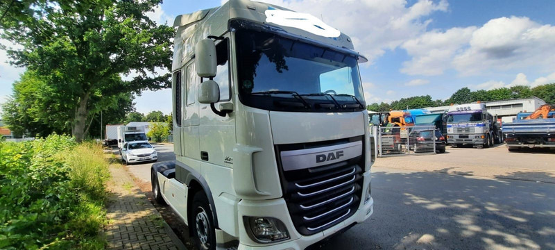 DAF XF106-460PS 1-Hand - Vilcējs: foto 1 DAF XF106-460PS 1-Hand - Vilcējs: foto 1