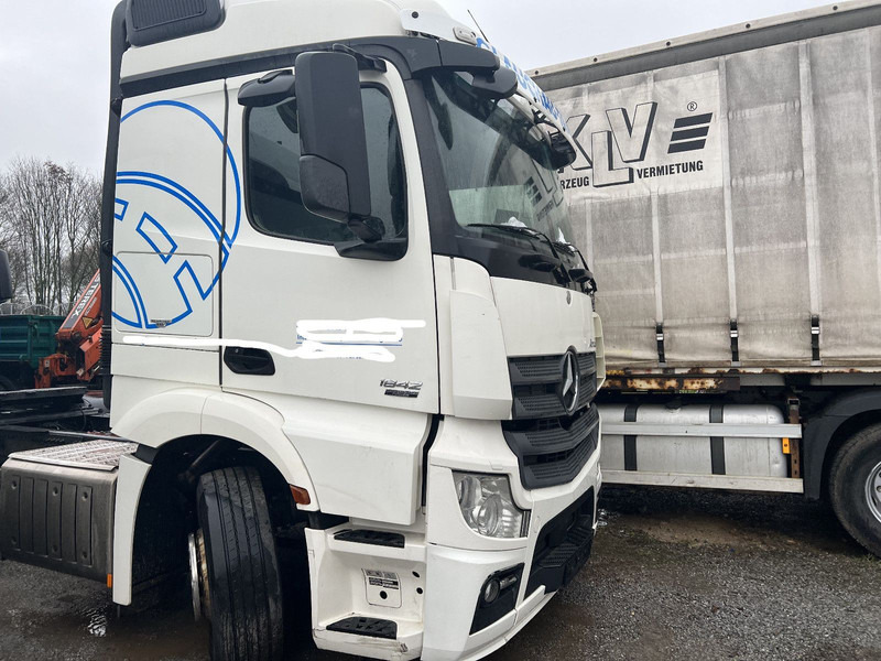 Mercedes-Benz 1842 LS Actros 1-Hand - Vilcējs: foto 2 Mercedes-Benz 1842 LS Actros 1-Hand - Vilcējs: foto 2