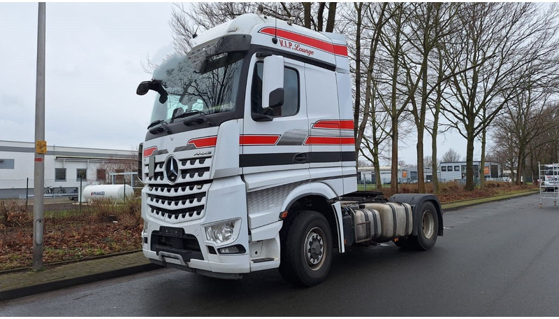 Mercedes-Benz 1845 Arocs 4x4 HD 1-Hand - Vilcējs: foto 1 Mercedes-Benz 1845 Arocs 4x4 HD 1-Hand - Vilcējs: foto 1