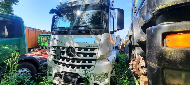 Mercedes-Benz Arocs SZM 1843 - Vilcējs: foto 1 Mercedes-Benz Arocs SZM 1843 - Vilcējs: foto 1