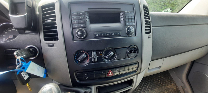 Volkswagen Crafter TDI Lang/Klima 3-Sitzer - Kravas mikroautobuss: foto 5 Volkswagen Crafter TDI Lang/Klima 3-Sitzer - Kravas mikroautobuss: foto 5