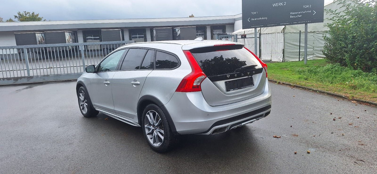 Volvo V60 Cross Country Summum AWD - Vieglā automašīna: foto 5 Volvo V60 Cross Country Summum AWD - Vieglā automašīna: foto 5