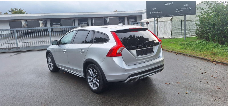 Volvo V60 Cross Country Summum AWD - Vieglā automašīna: foto 5 Volvo V60 Cross Country Summum AWD - Vieglā automašīna: foto 5