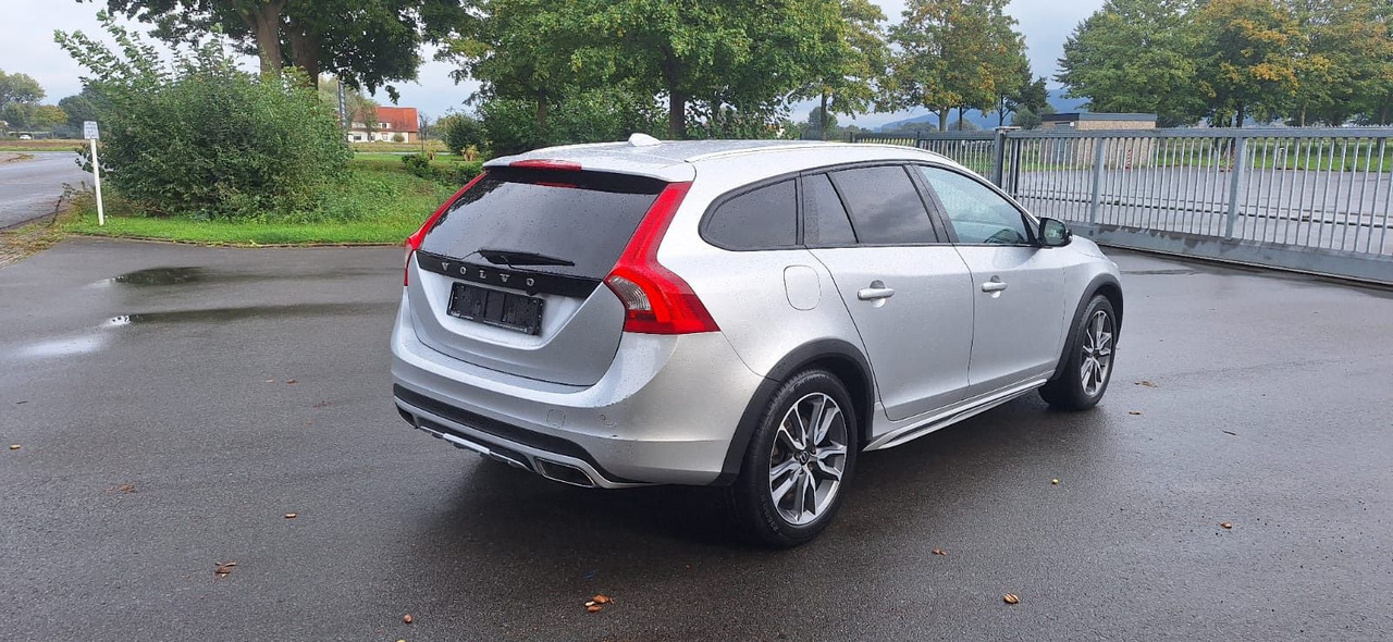 Volvo V60 Cross Country Summum AWD - Vieglā automašīna: foto 3 Volvo V60 Cross Country Summum AWD - Vieglā automašīna: foto 3