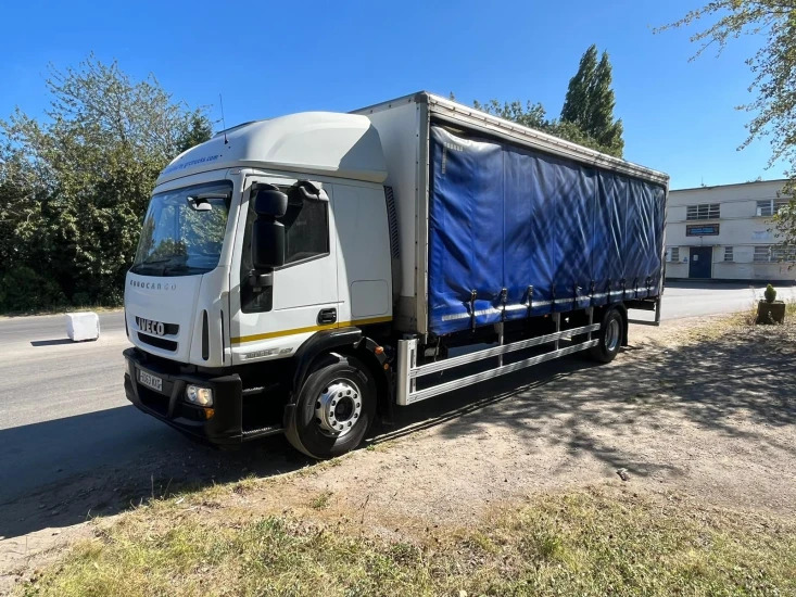 2013 Iveco Eurocargo Curtainsider - Kravas automašīna ar tentu: foto 2 2013 Iveco Eurocargo Curtainsider - Kravas automašīna ar tentu: foto 2
