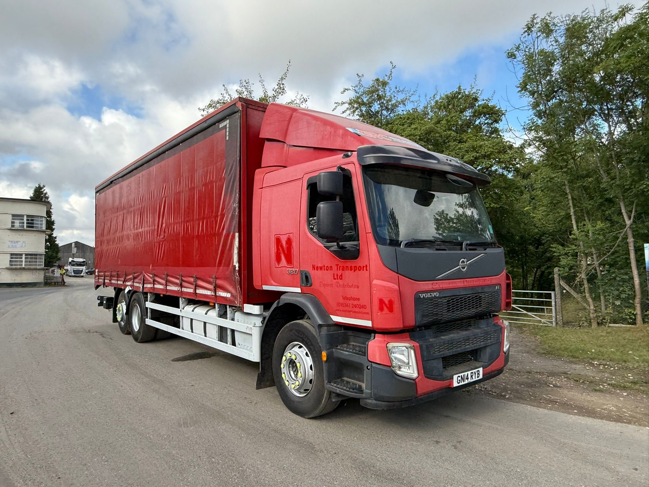 2014 Volvo FE 320 Curtainside Truck - Kravas automašīna ar tentu: foto 1 2014 Volvo FE 320 Curtainside Truck - Kravas automašīna ar tentu: foto 1