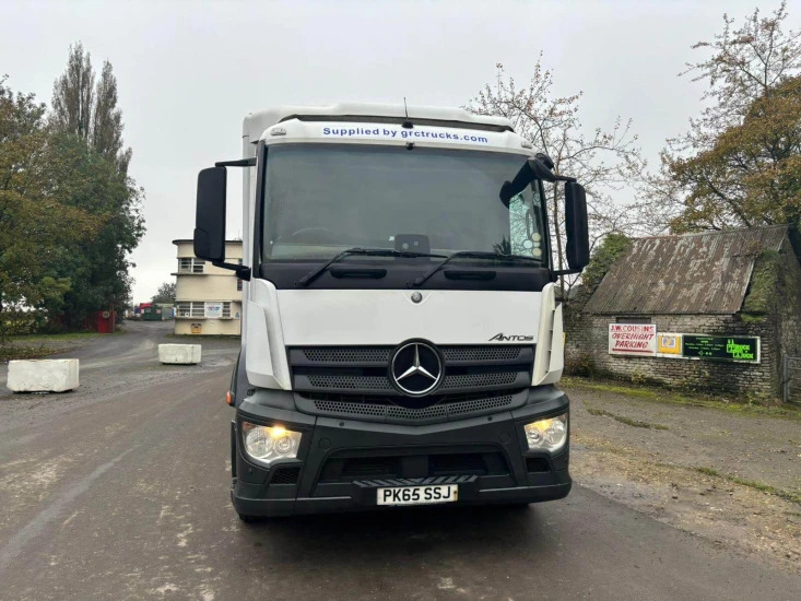 2015 Mercedes Axor 2532 Refrigerated Truck SSJ Axor - Kravas automašīna refrižerators: foto 3 2015 Mercedes Axor 2532 Refrigerated Truck SSJ Axor - Kravas automašīna refrižerators: foto 3