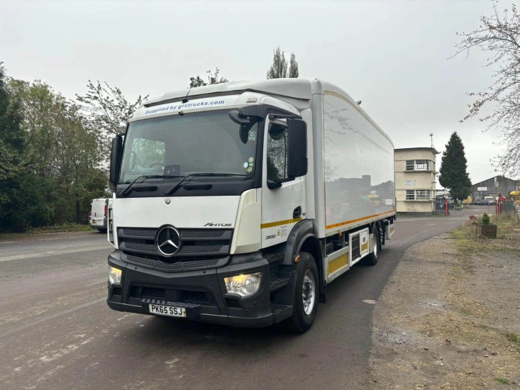 2015 Mercedes Axor 2532 Refrigerated Truck SSJ Axor - Kravas automašīna refrižerators: foto 2 2015 Mercedes Axor 2532 Refrigerated Truck SSJ Axor - Kravas automašīna refrižerators: foto 2