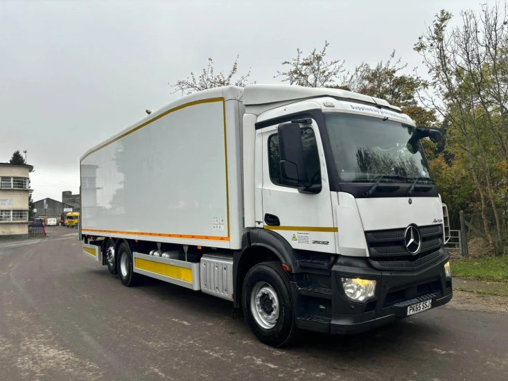 2015 Mercedes Axor 2532 Refrigerated Truck SSJ Axor - Kravas automašīna refrižerators: foto 5 2015 Mercedes Axor 2532 Refrigerated Truck SSJ Axor - Kravas automašīna refrižerators: foto 5