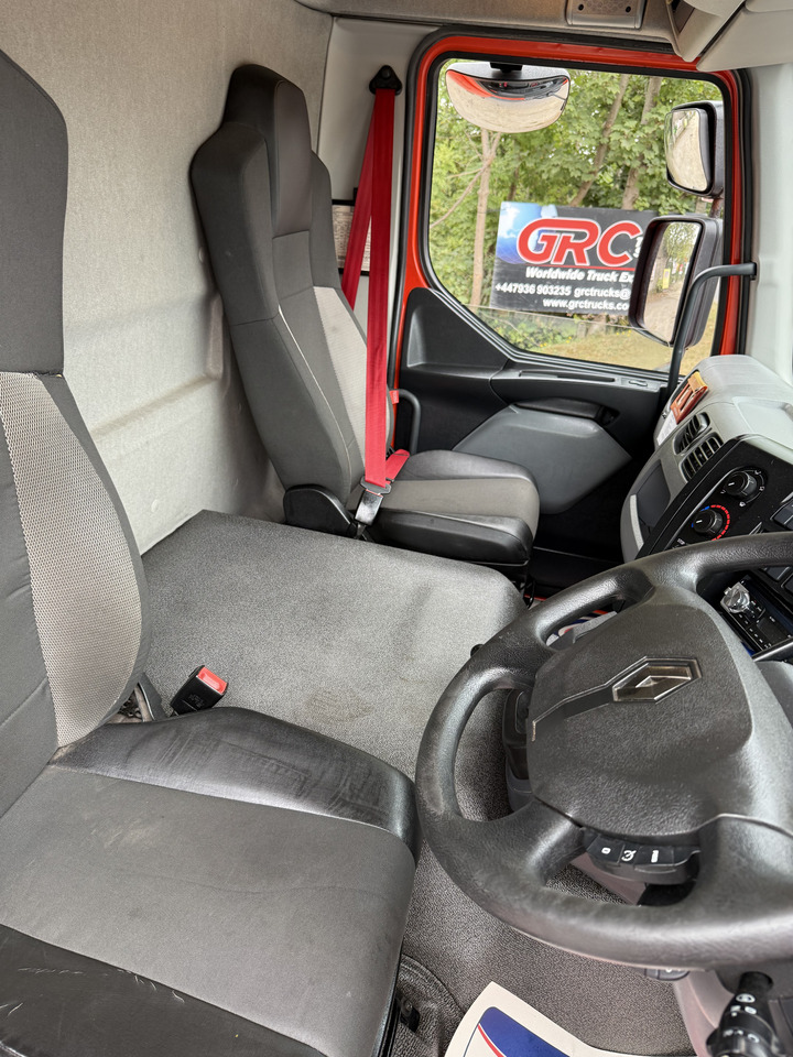 Kravas automašīna refrižerators 2015 Renault D Refrigerated Truck: foto 27