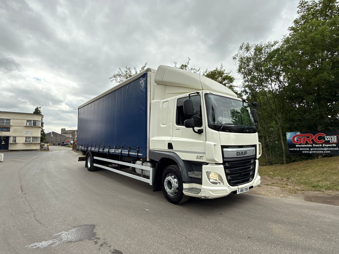 2016 DAF CF 250 Curtainside Truck - Kravas automašīna ar tentu: foto 3 2016 DAF CF 250 Curtainside Truck - Kravas automašīna ar tentu: foto 3